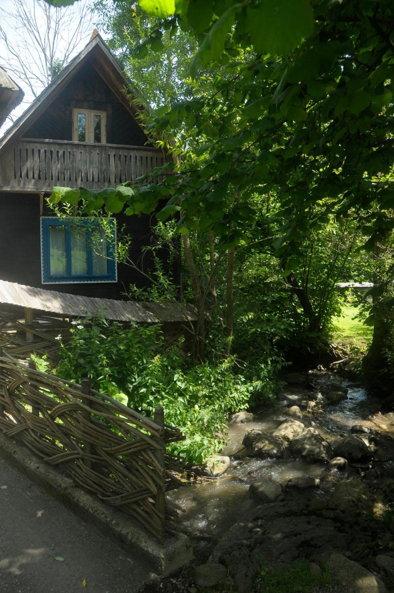 The Village Pension Breb Экстерьер фото